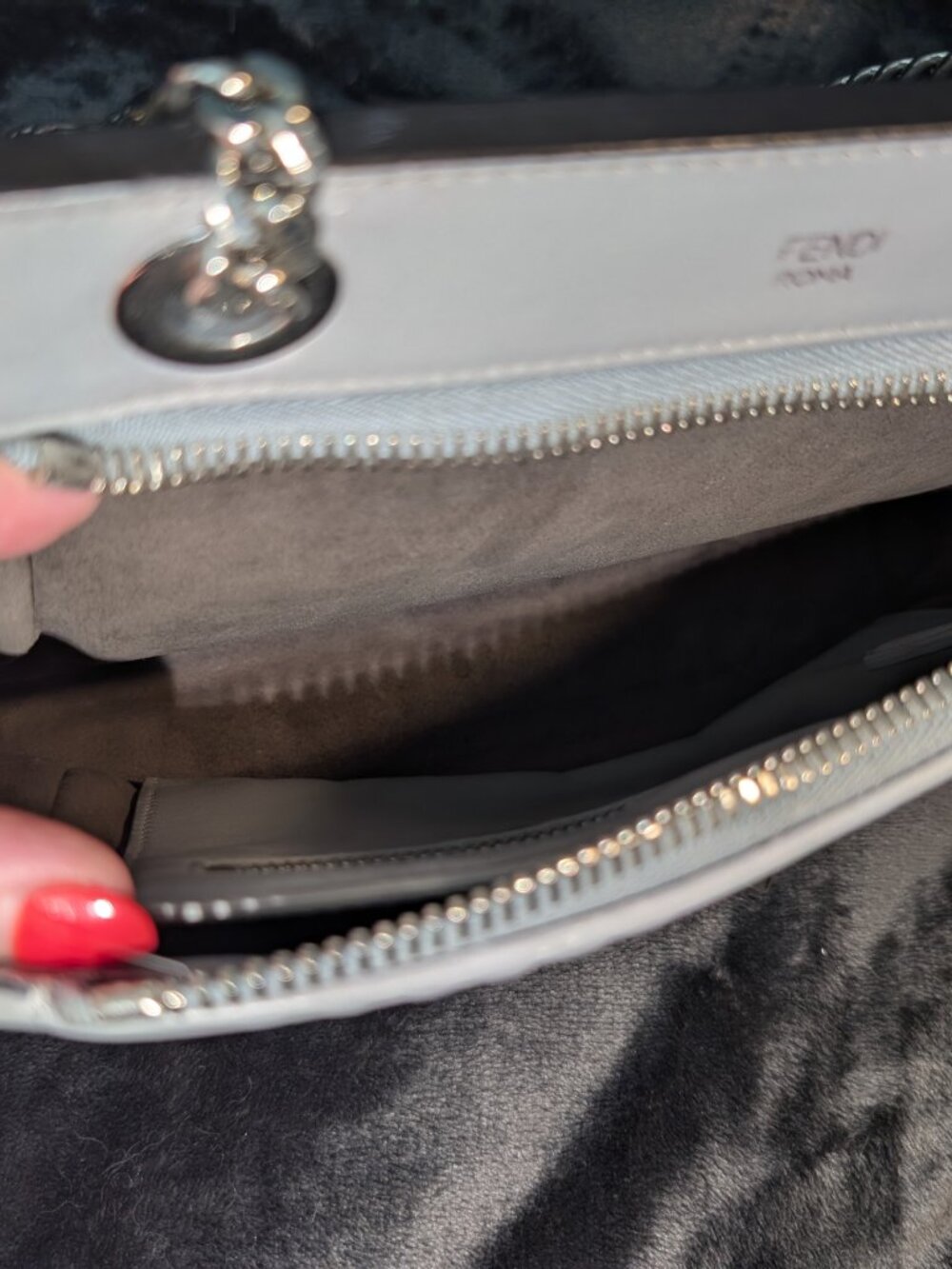 FENDI Dotcom Click Chain Shoulder Bag (Authentication Included) - Picture 9 of 16